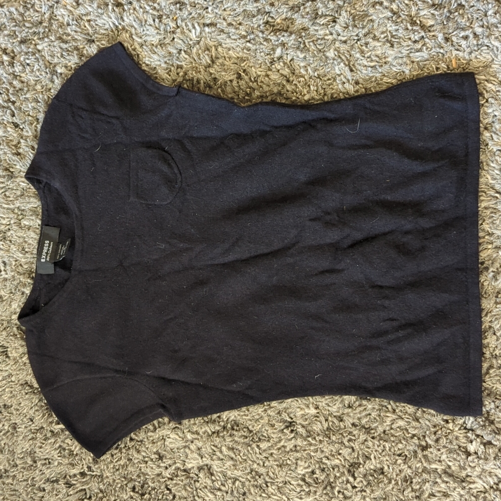 Express Cashmere short sleeve with front pocket sweater size M